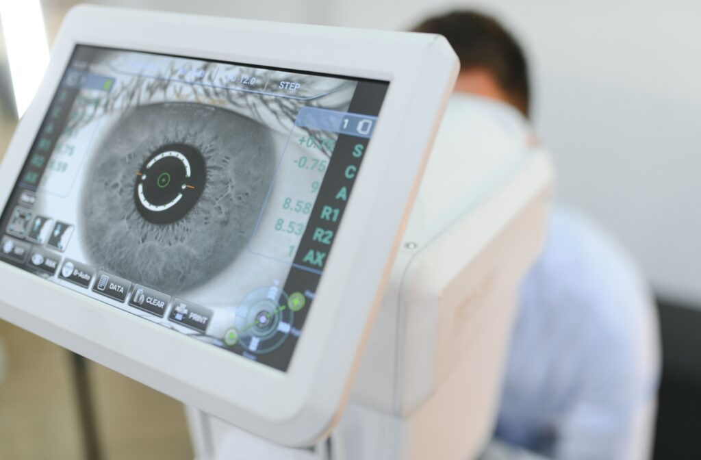 Male patient undergoing digital imaging.